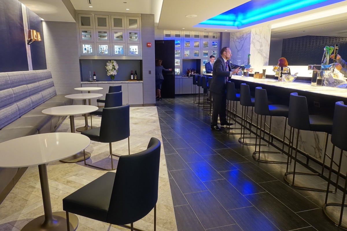 United Polaris Lounge Review