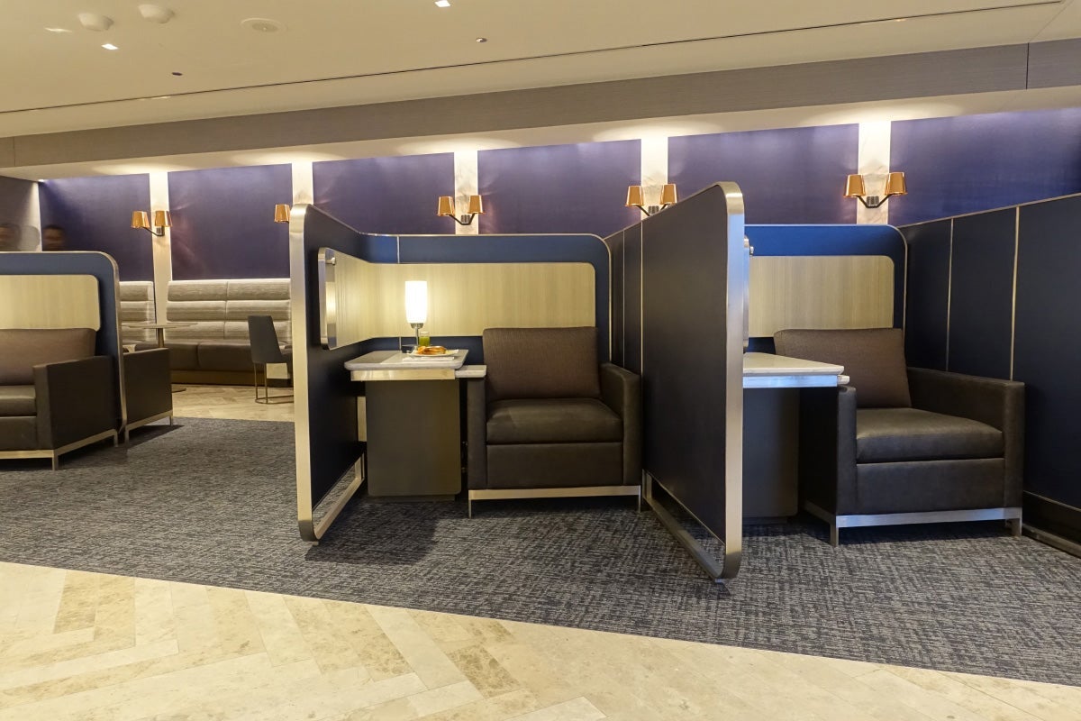 United Polaris Lounge Review