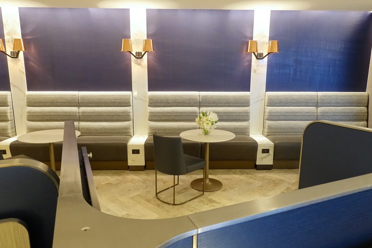 United Polaris Lounge Review