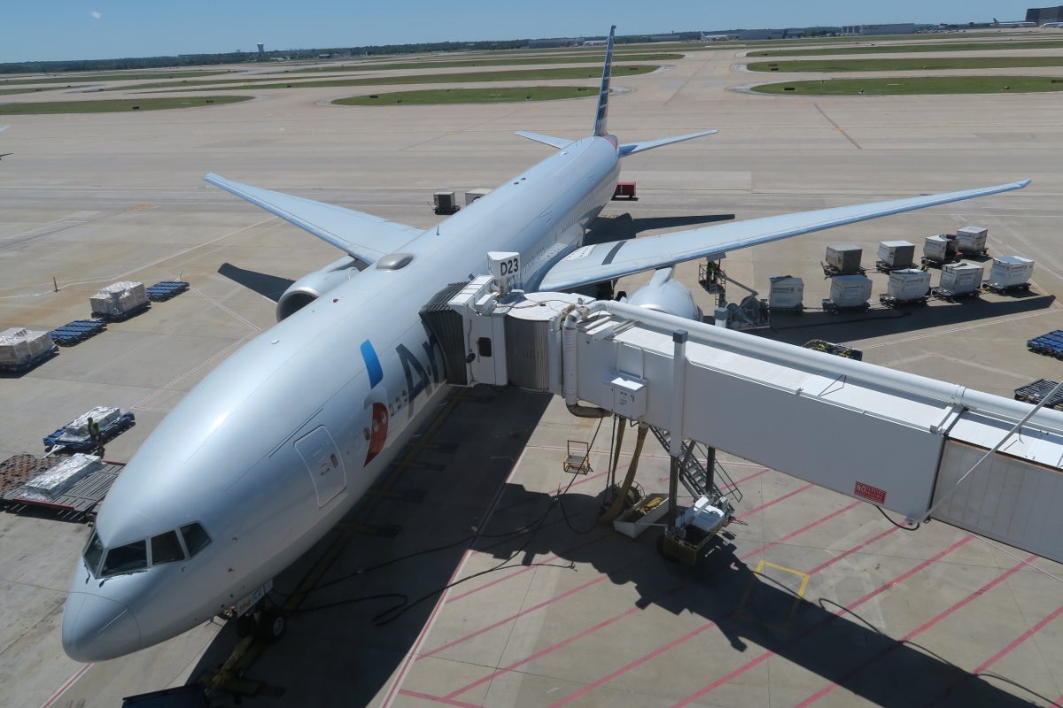 American DFW 777-300ER