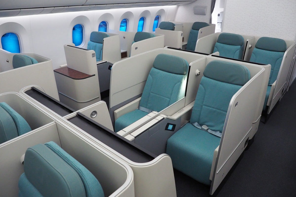 Korean Air 787-9 Dreamliner Tour Business First Economy
