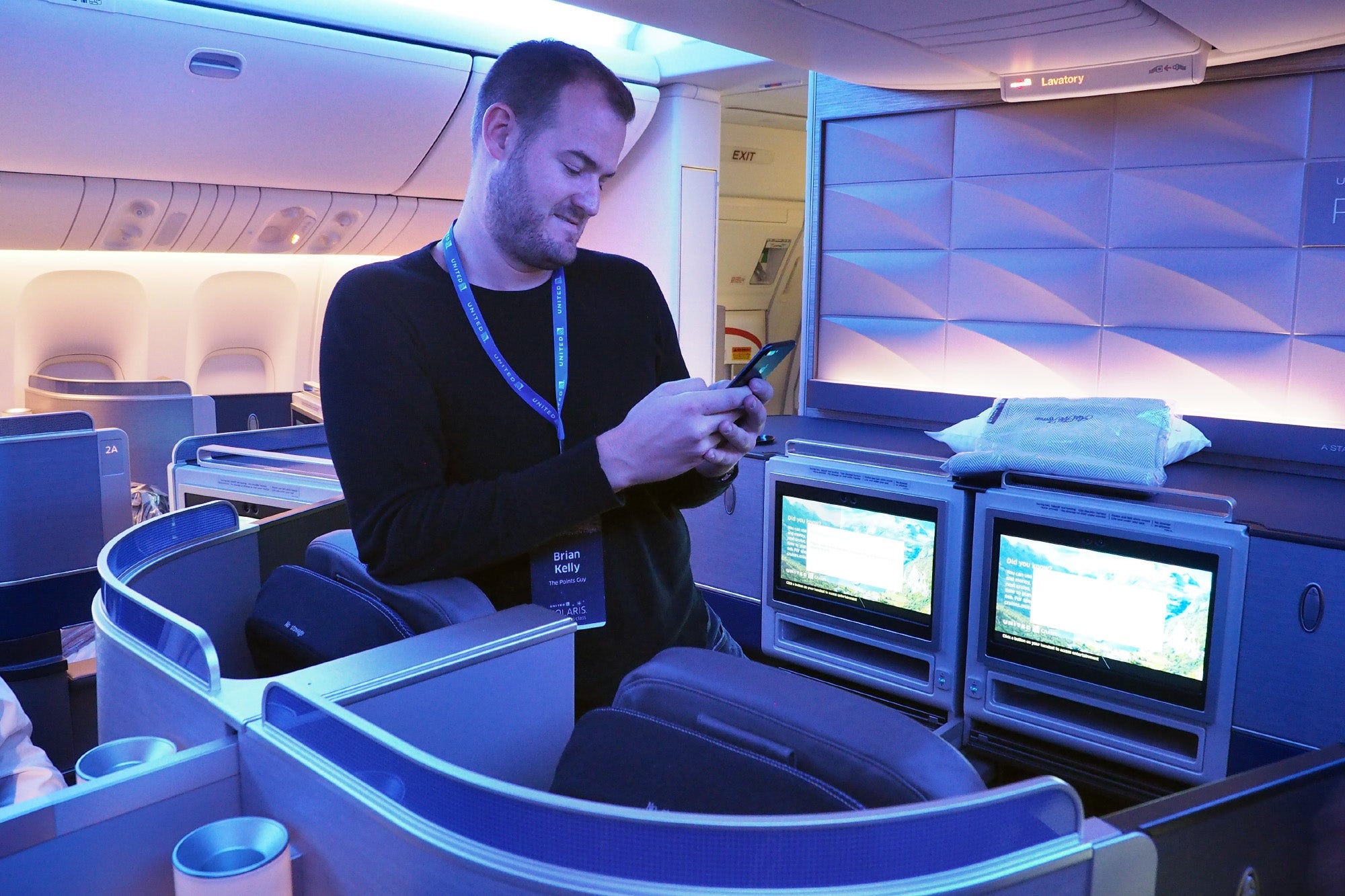 united 77w polaris brian featured