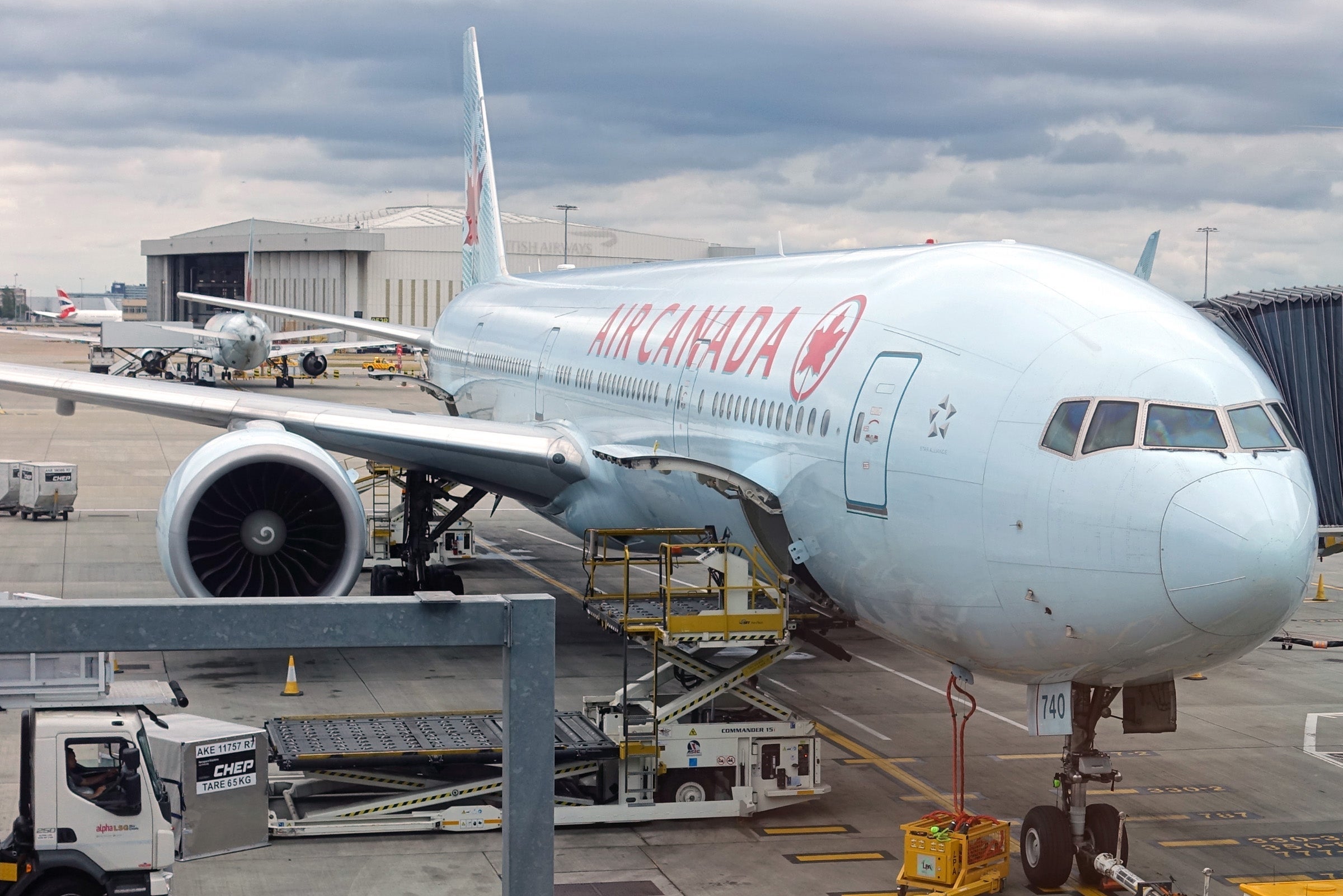 Air Canada 777-300ER Business Class Review
