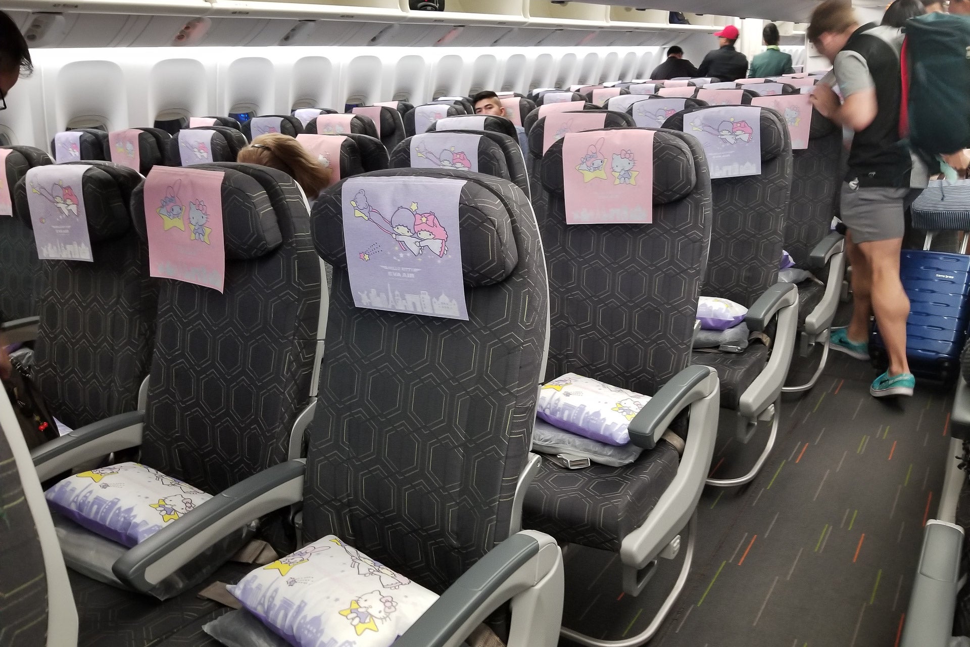 IMG-ksong EVA 777-300ER Hello Kitty featured