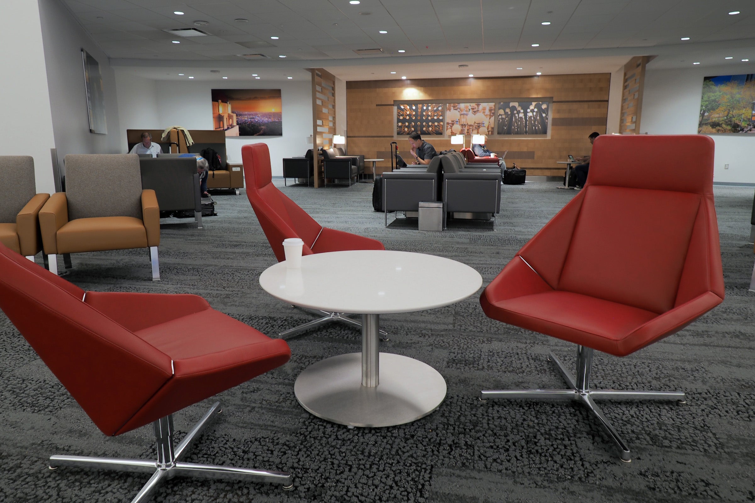 LAX Admirals Club Terminal 5 Review