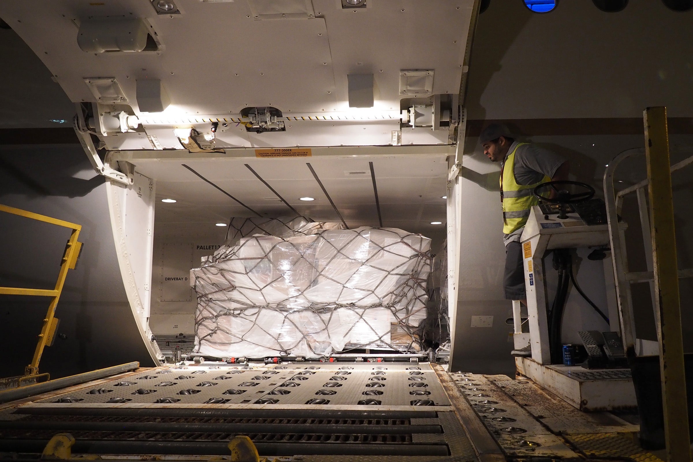 United 77W Relief Flight San Juan Puerto Rico