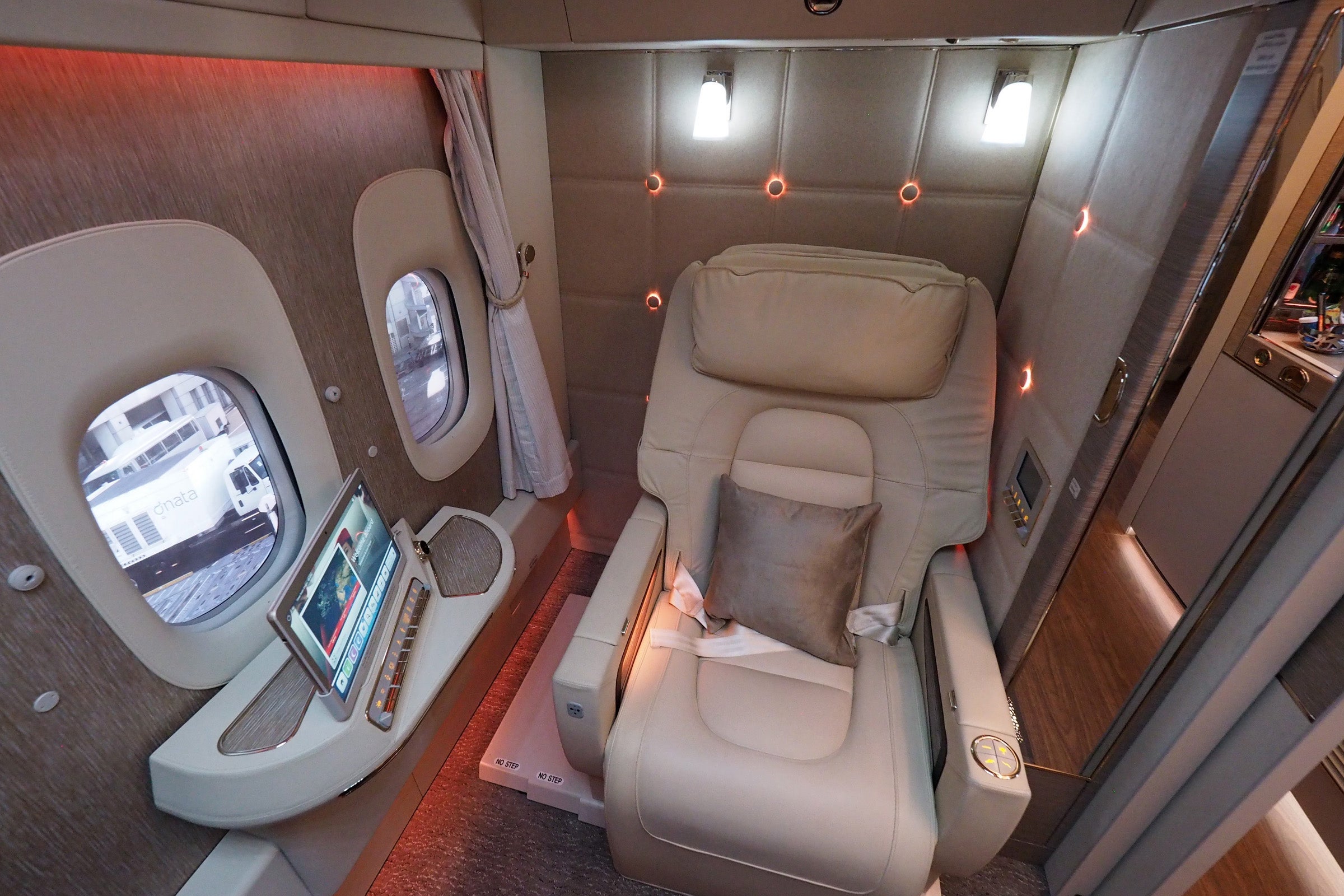 Emirates 777 First Class Suite Review