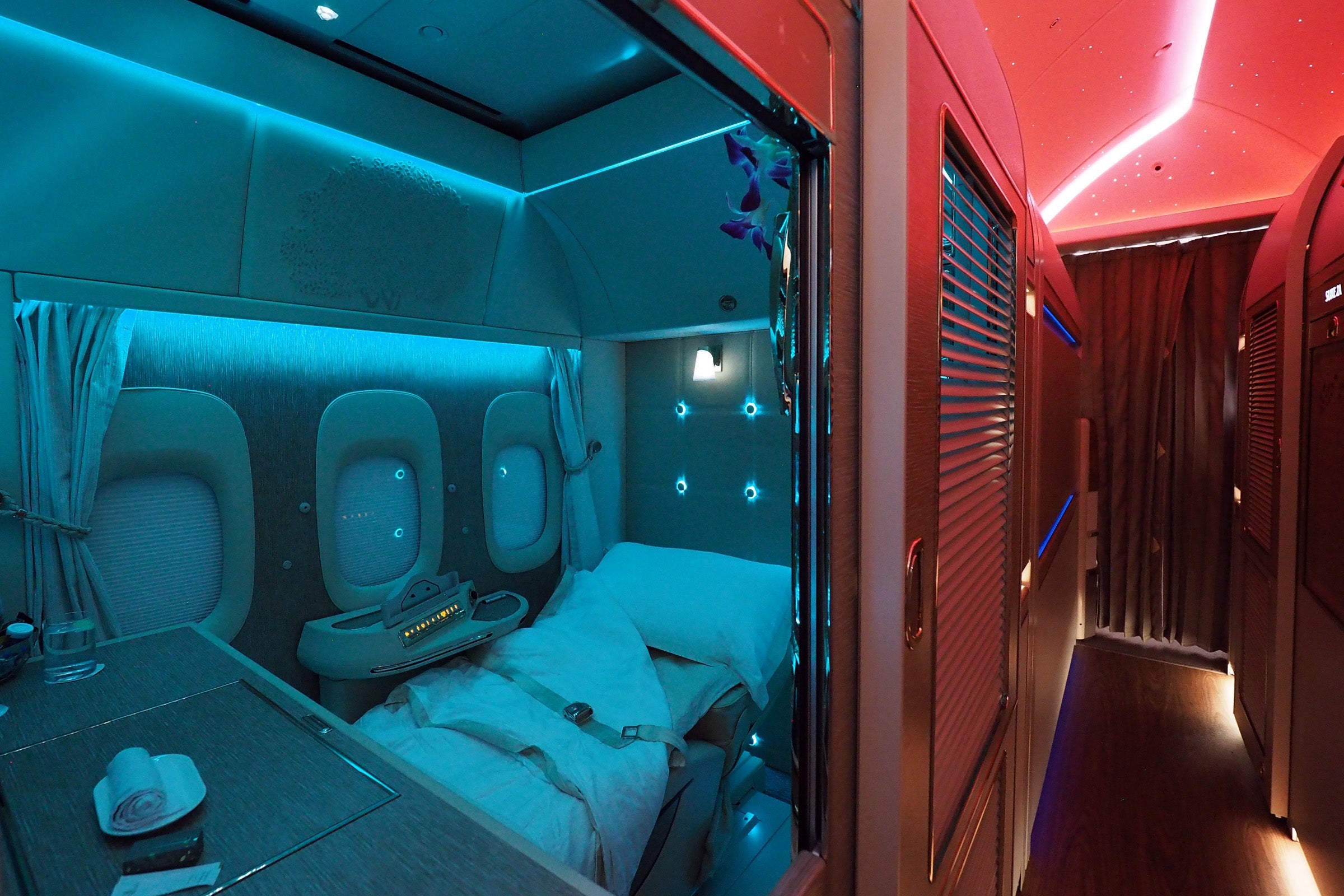 Emirates 777 First Class Suite Review