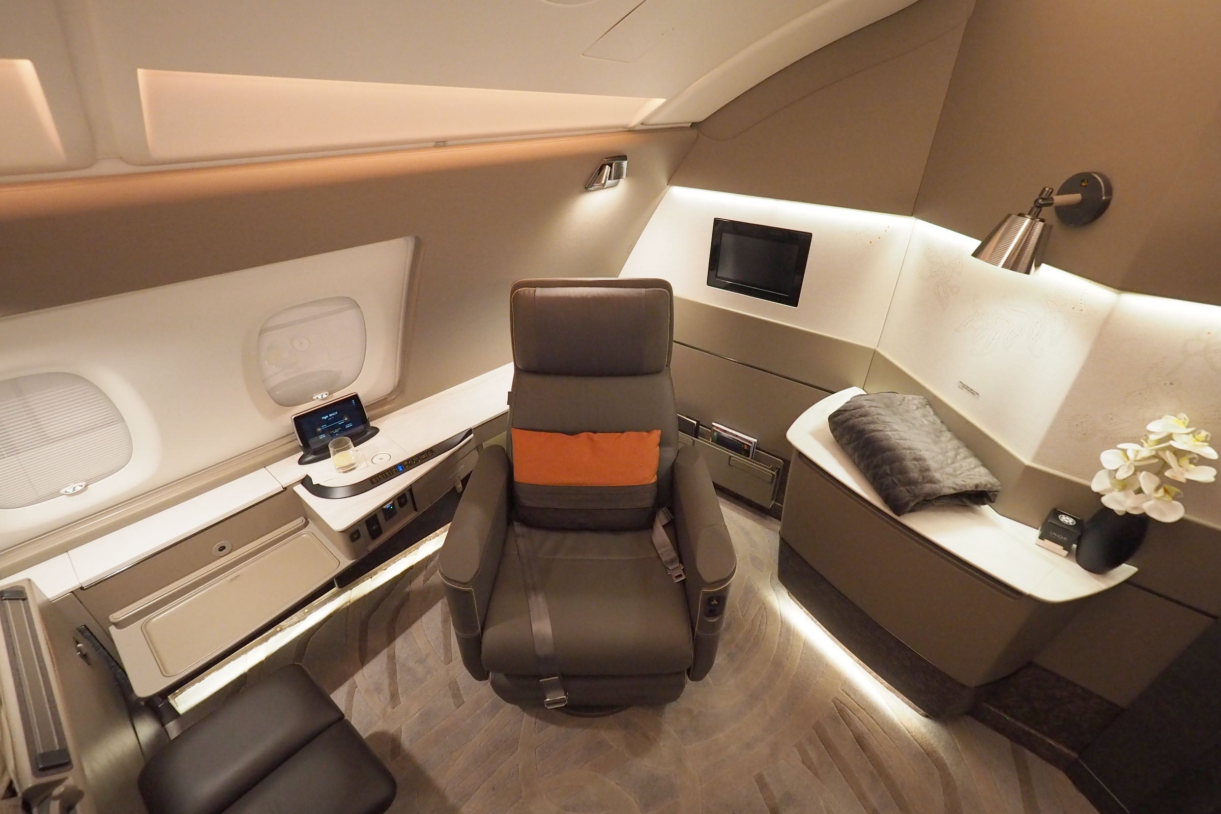 Singapore Airlines A380 New Suite Review
