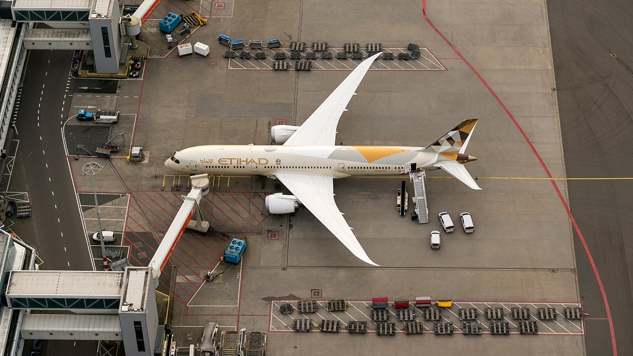 etihad plane