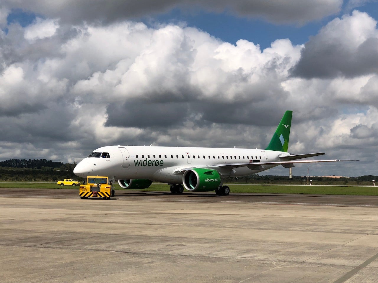 Embraer E190-E2 Widerøe delivery