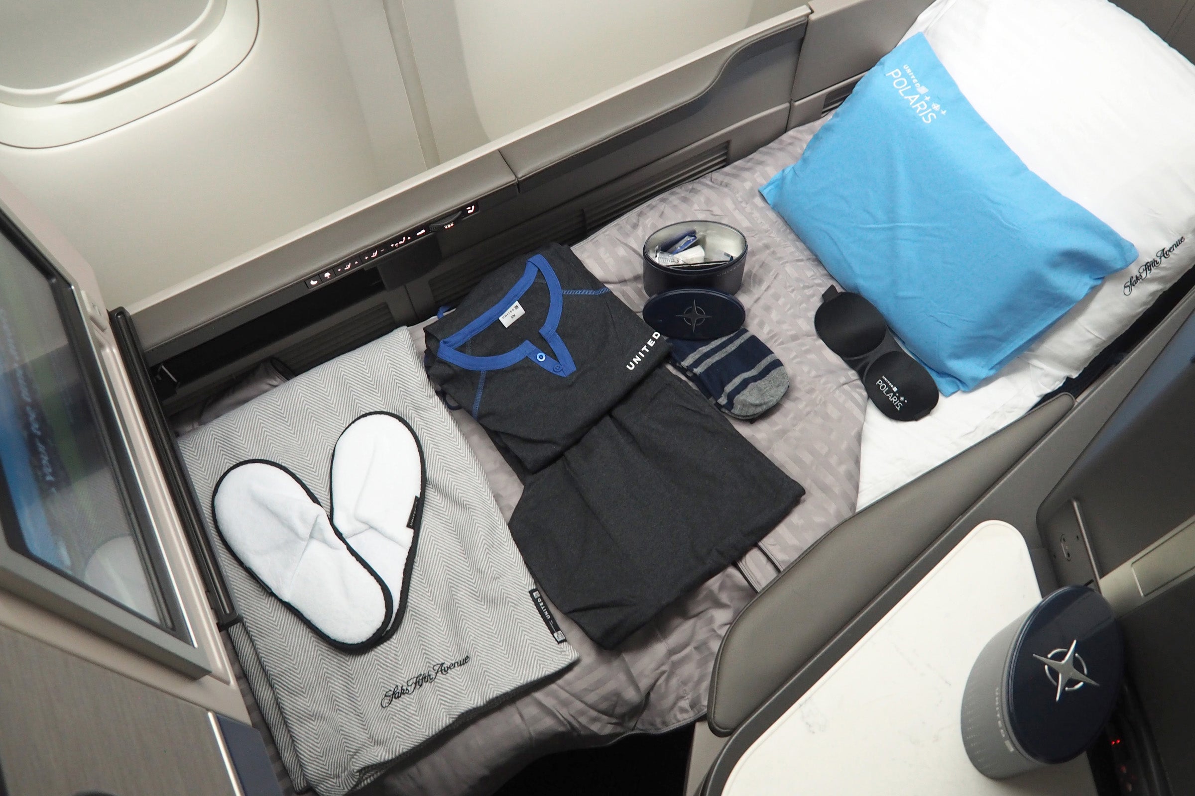 United 777-200 Retrofit Tour Polaris Economy