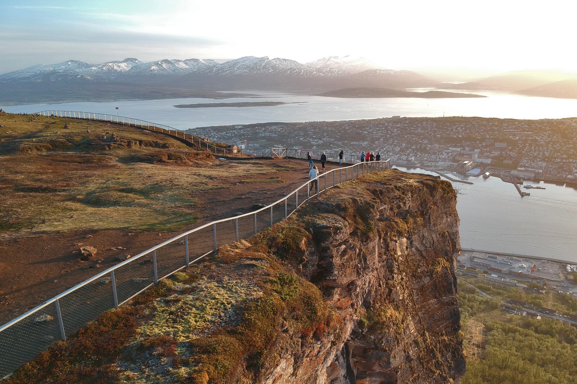 midnight-sun-zach-honig