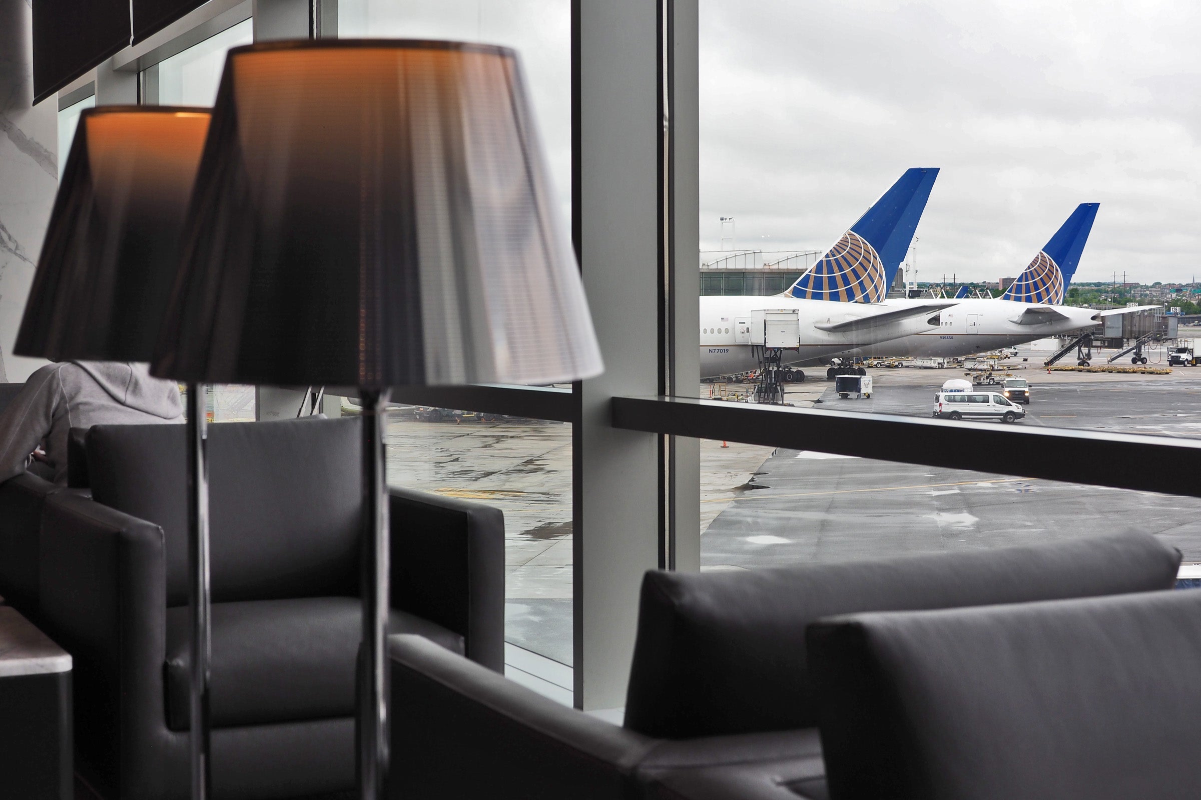 United Polaris Lounge EWR Review