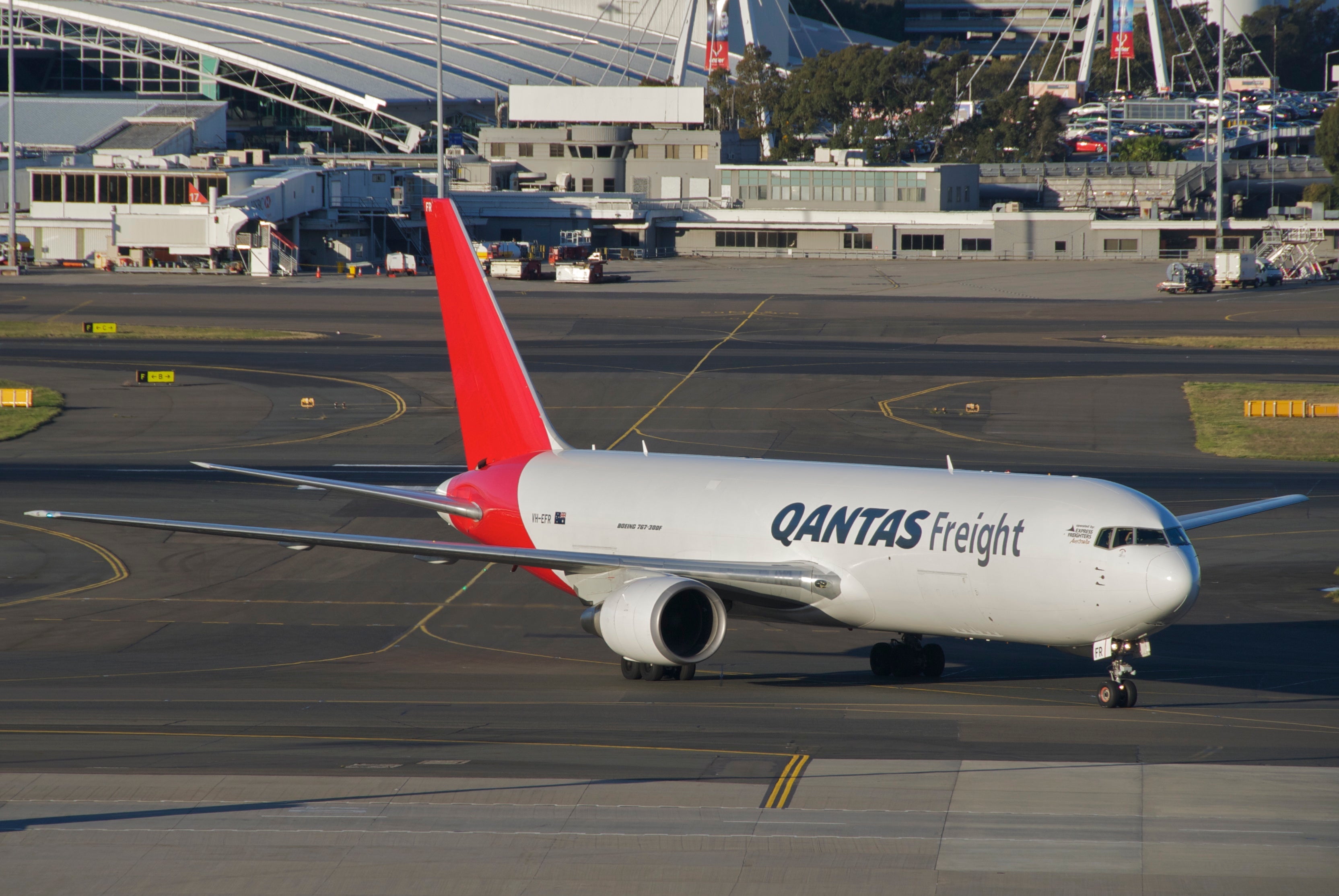 qantas freight