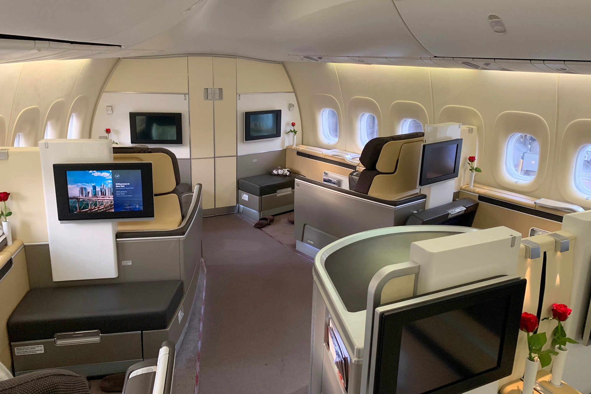 Lufthansa First Class 747-8 FRA-JFK Review ZH