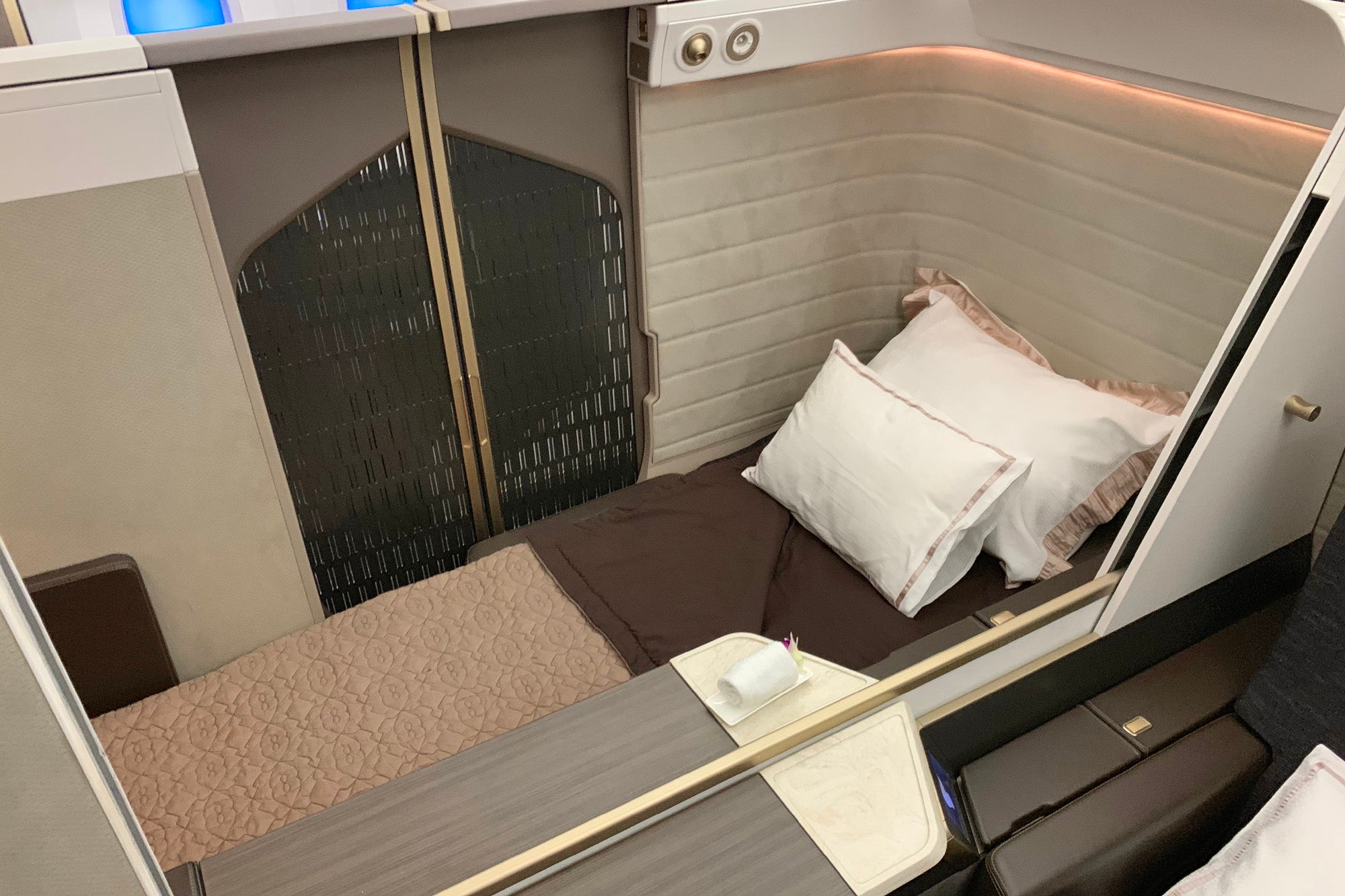 Oman Air 787-9 First Class Review ZH