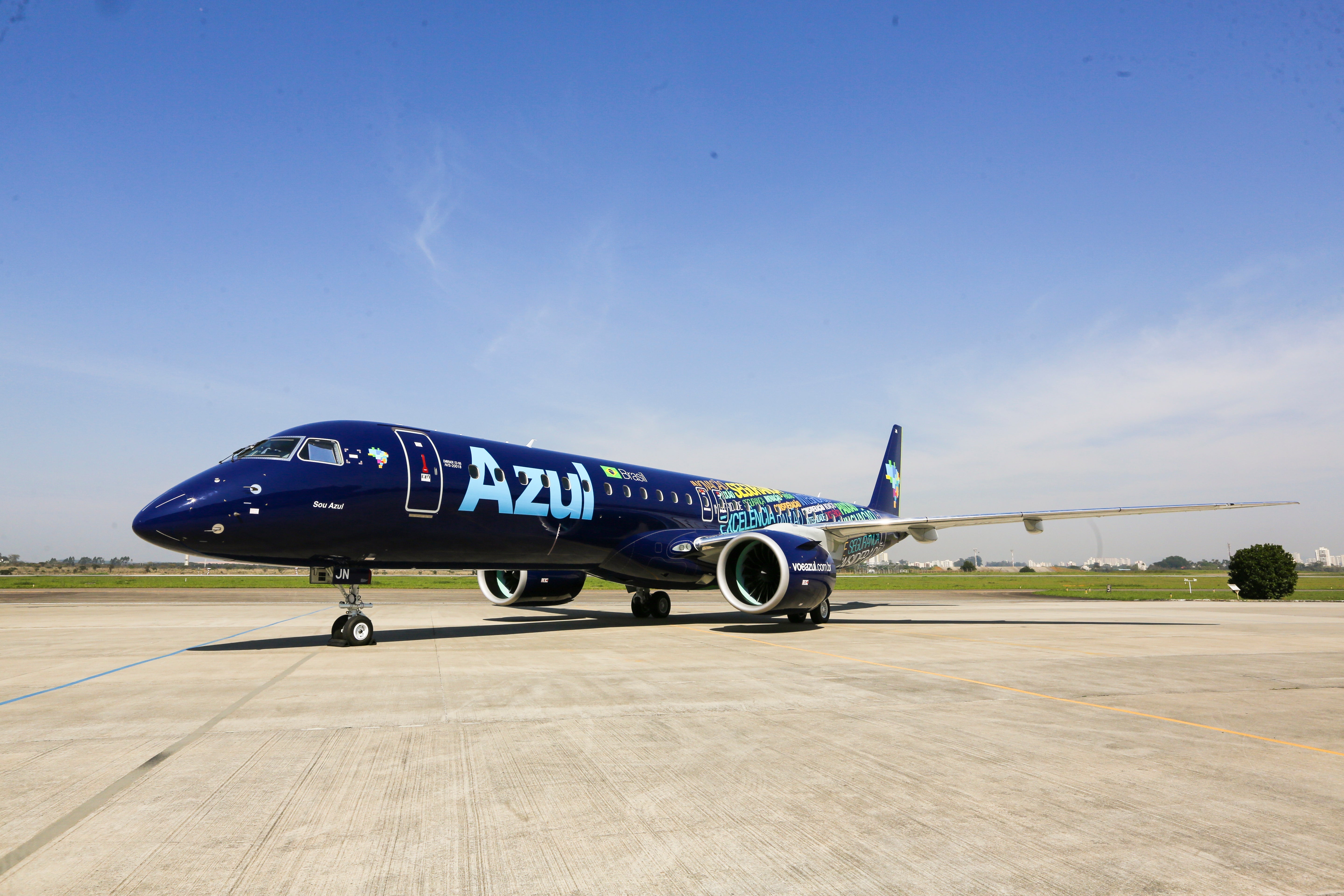Azul first E195-E2