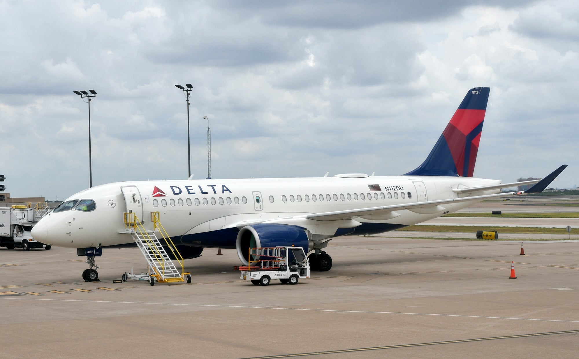 Delta A220 at DFW