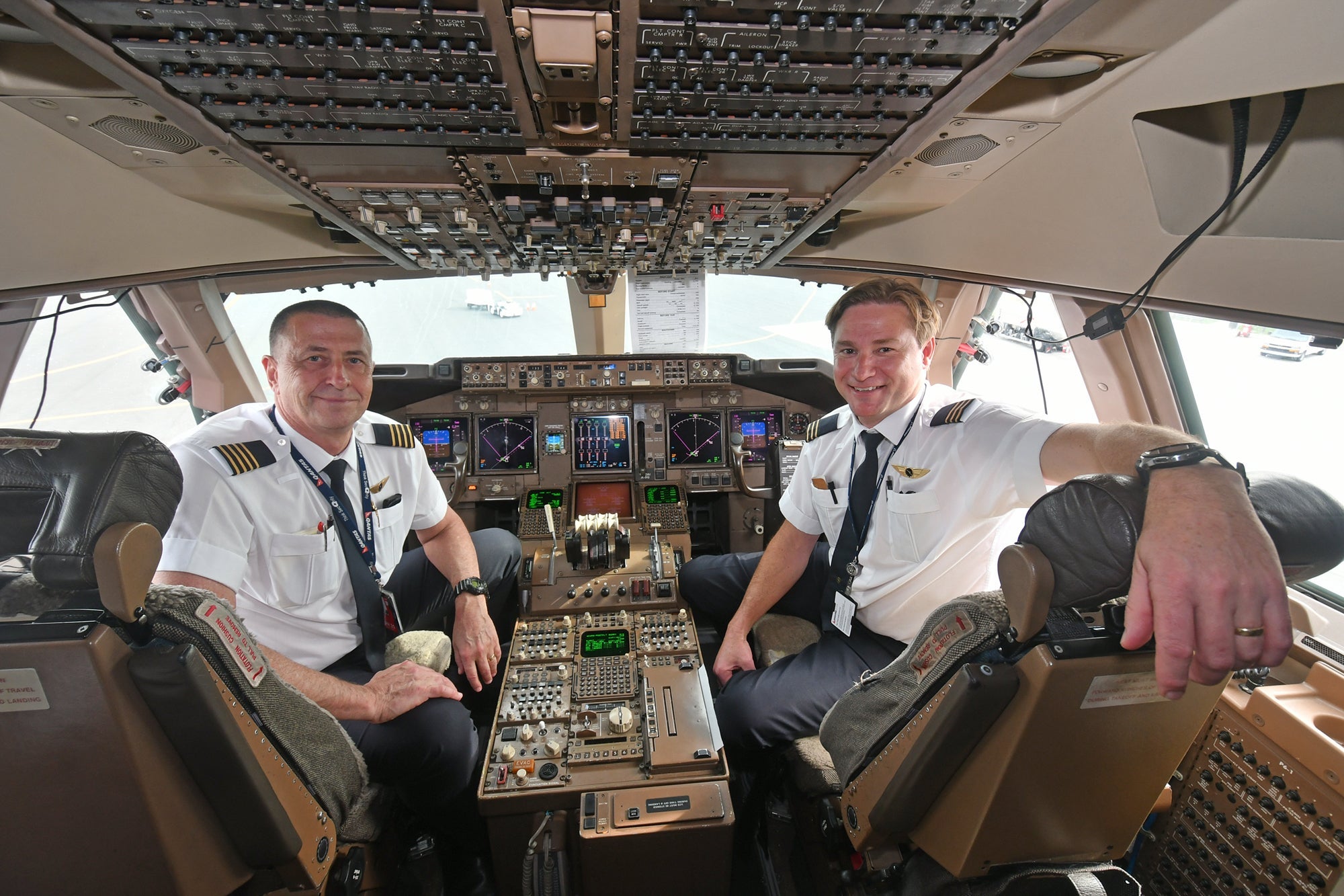 Qantas 747 flight deck
