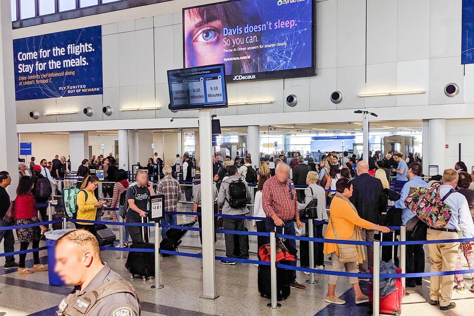 Newark Terminal C security lines
