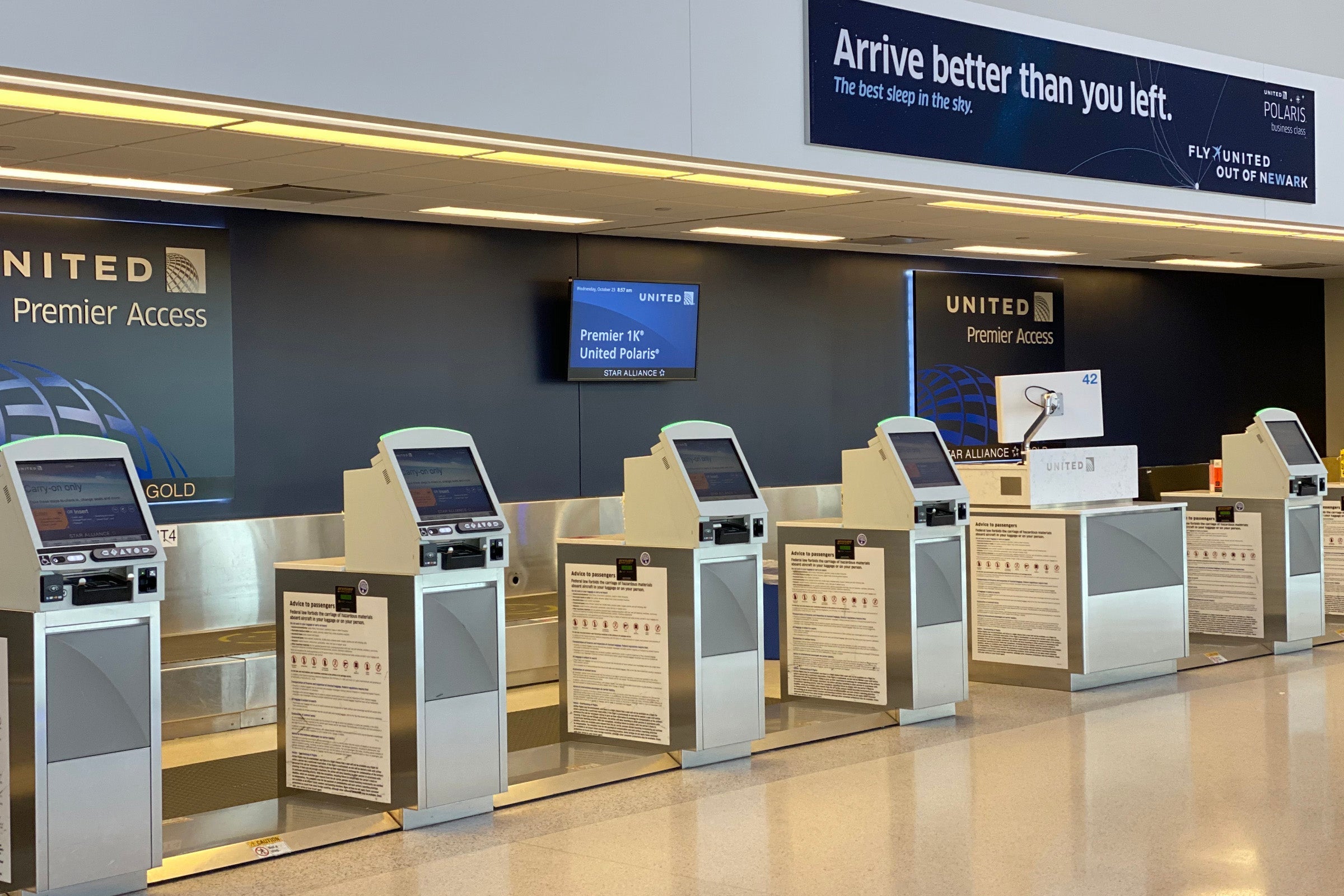 United 777-300ER Polaris Business Review EWR-NRT ZH