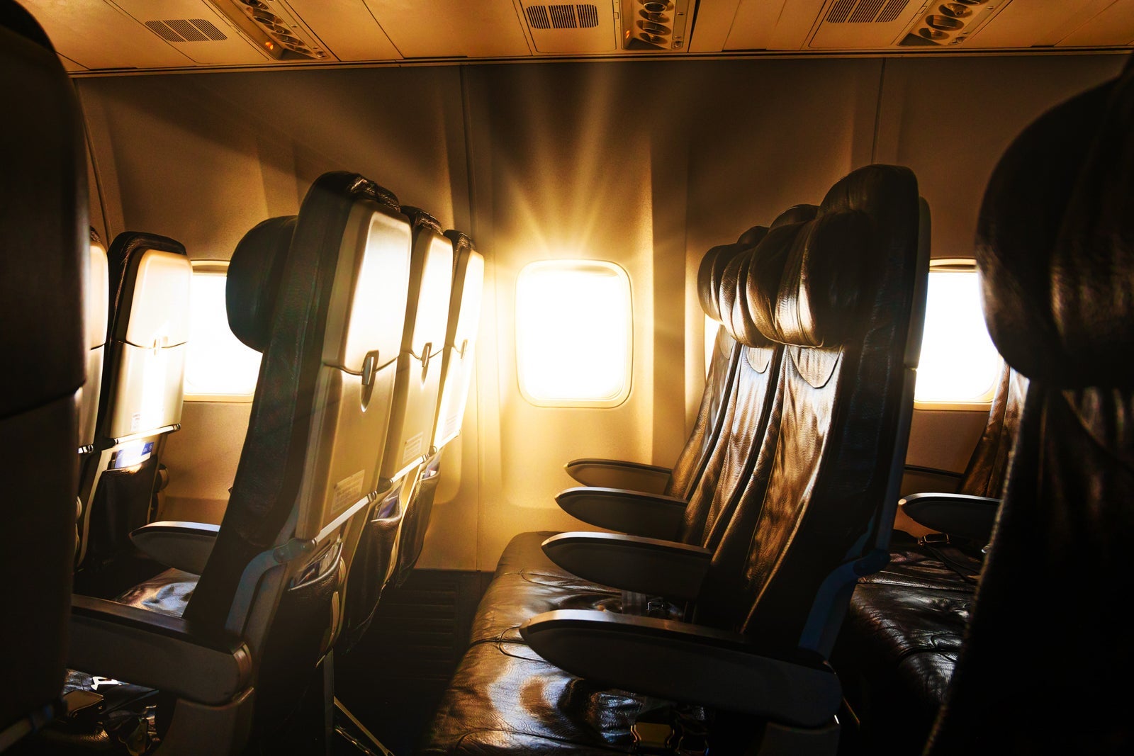 Travel ban. Quarantine countries and closing borders in the world.