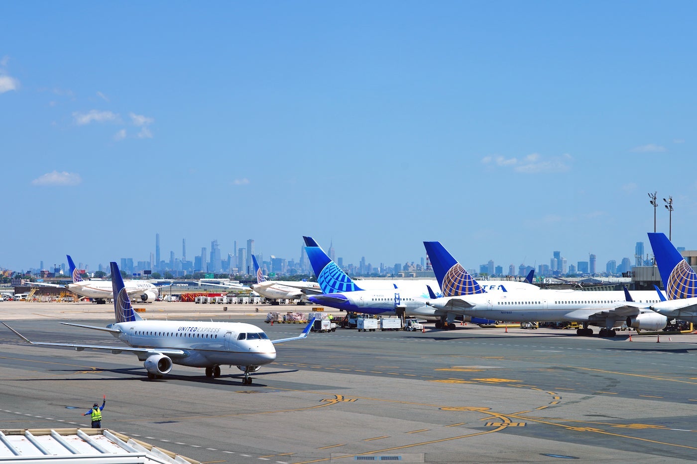United Planes at EWR