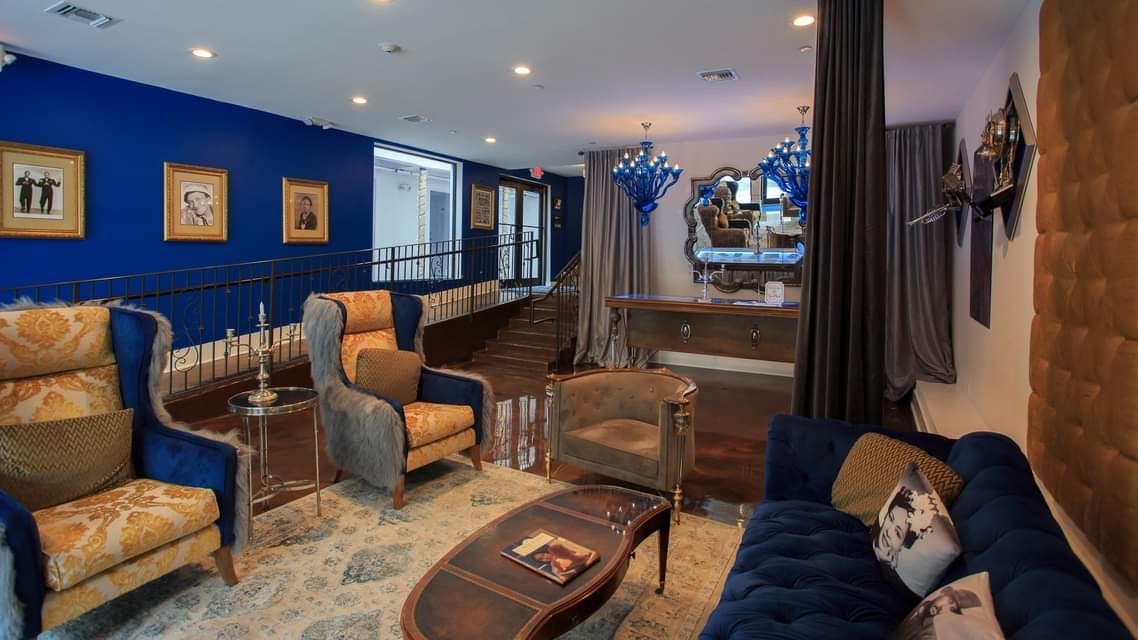 Dunns Josephine Hotel lobby