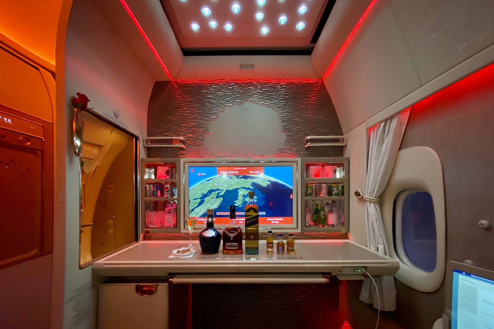 Emirates Suite Zach Honig