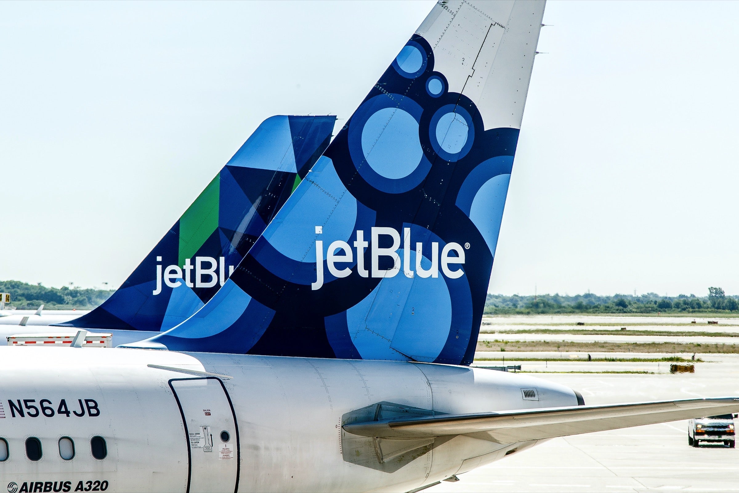 JetBlue planes