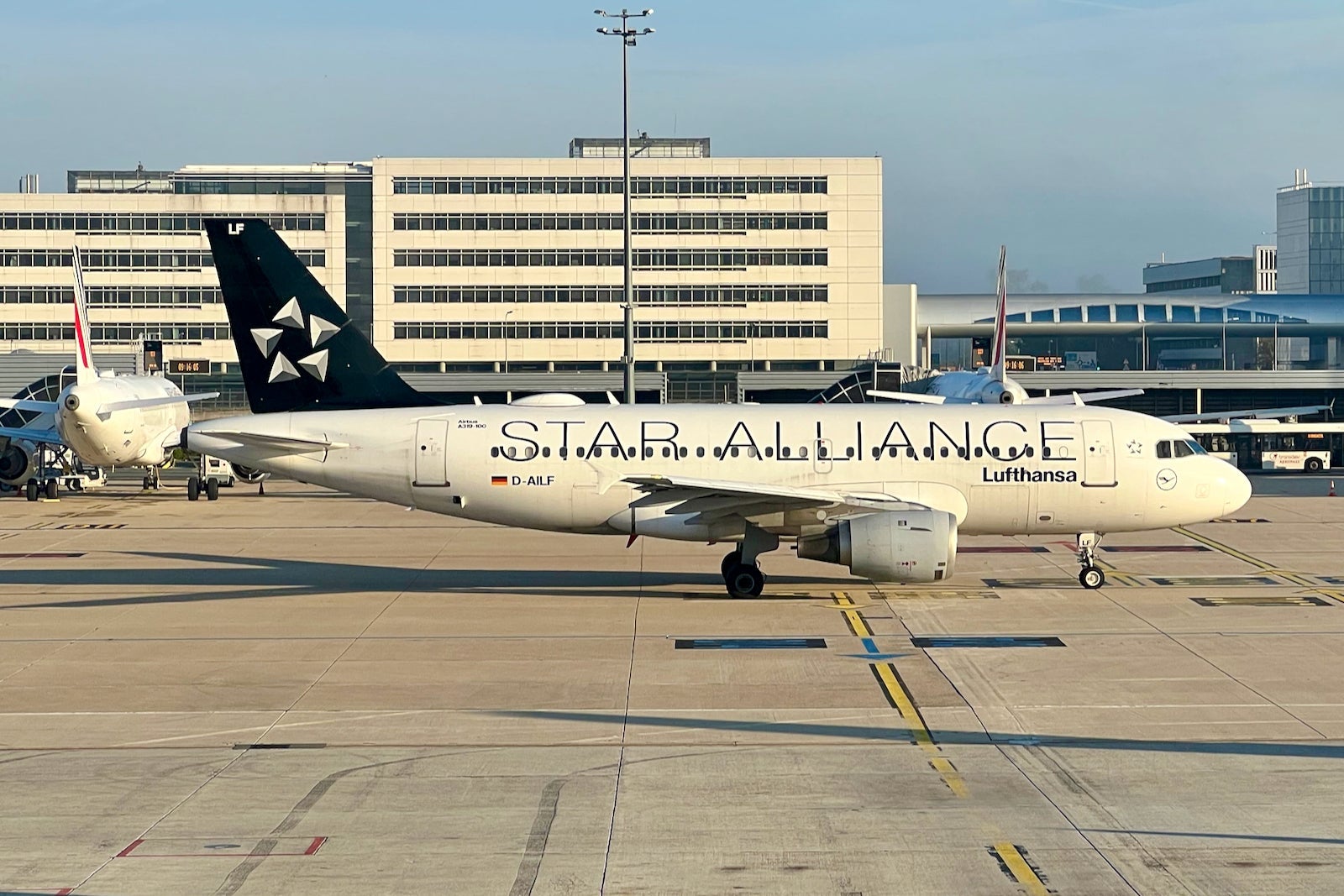 Lufthansa Star Alliance Airbus A319