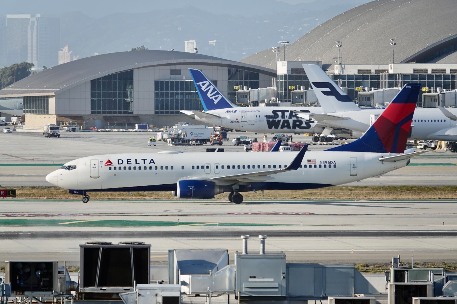 Delta Boeing 737 LAX