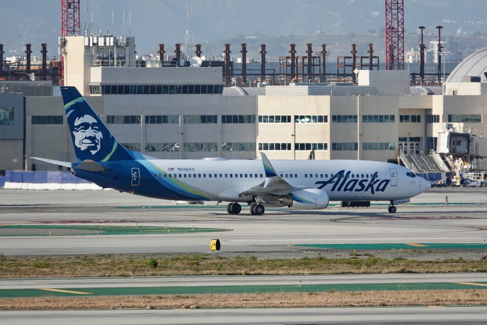 Alaska Boeing 737 LAX