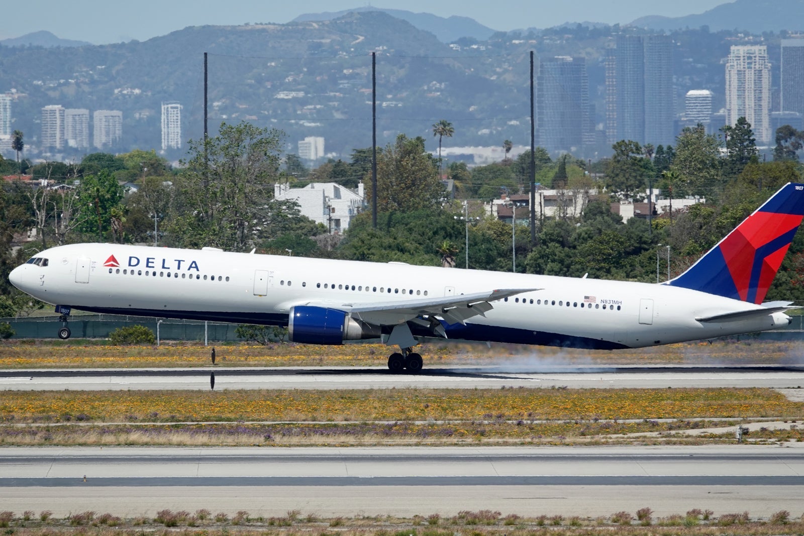 Delta Boeing 767-400ER LAX