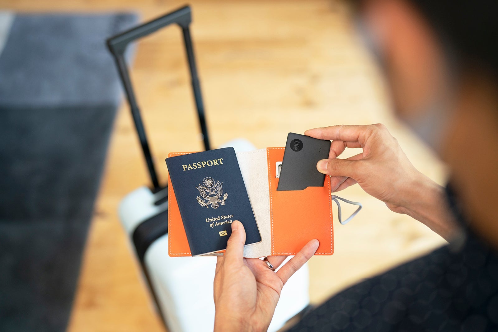 Slim Tile Mate_Passort_Case