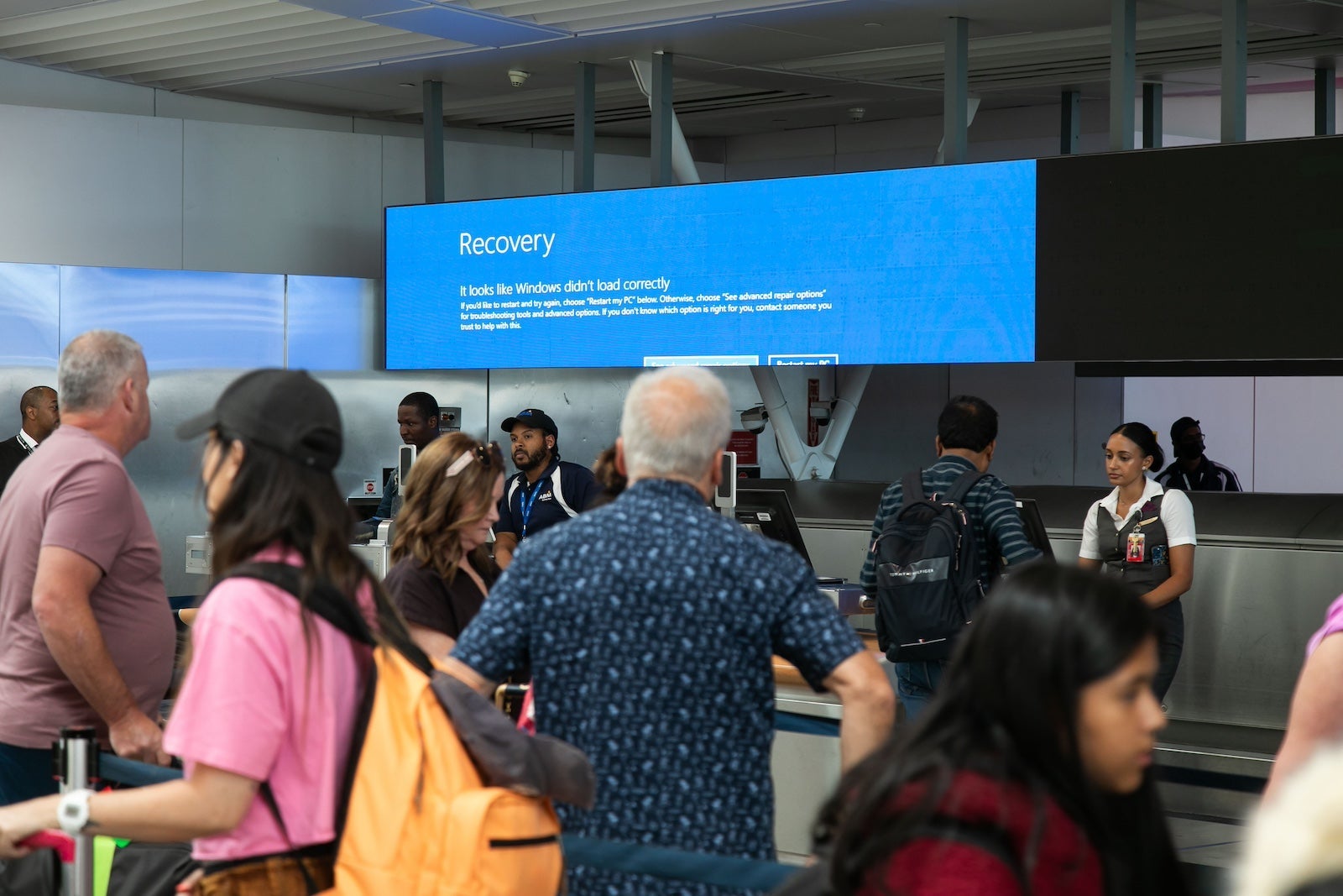 Global IT¬†Outage¬†Disrupts Flights, Commutes