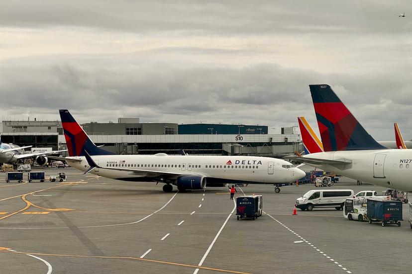 Delta to upgrade onboard Wi-Fi with Amazon's satellite service - The ...