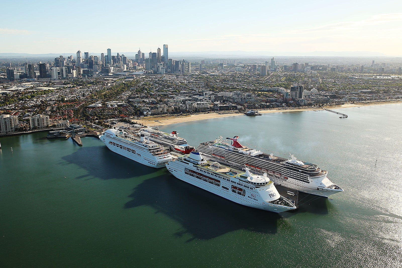 P&O Cruises Melbourne Cup - Event Cruising
