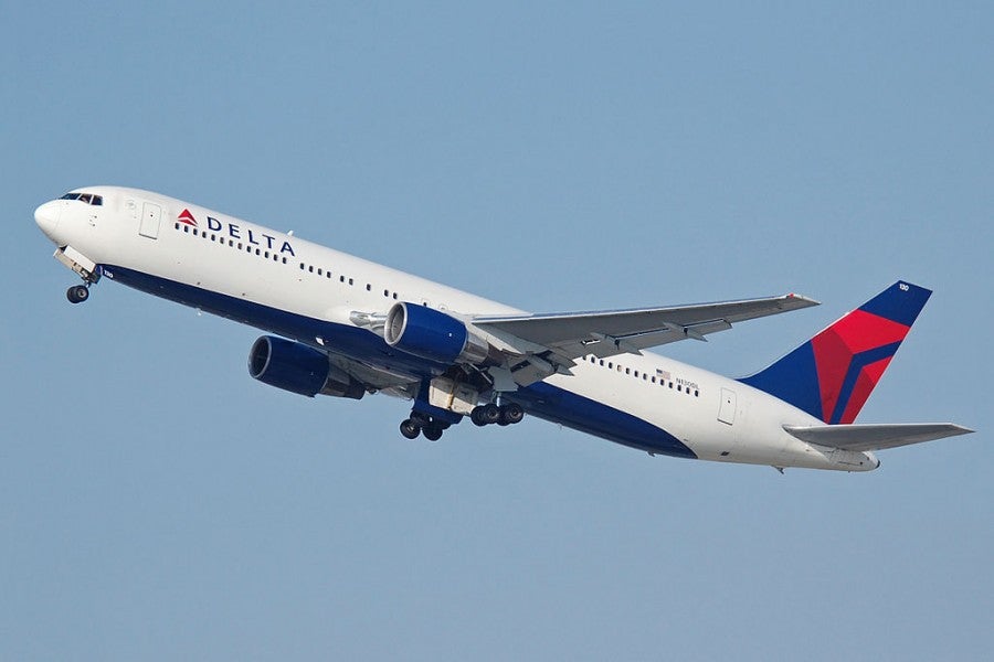 1024px-Delta_Air_Lines_B767-300_N130DL