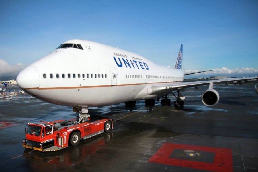united fantasy flight airplane