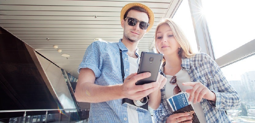 couple airport featured shutterstock 276413027