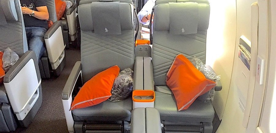 Singapore Premium Economy Featured