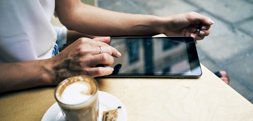 iPad cafe computer shopping featured shutterstock 311203043