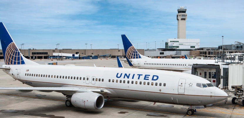 United 737 Featured
