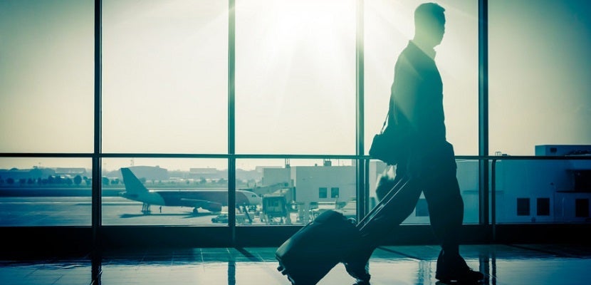 Airport-terminal-walking-featured-shutterstock-175629032
