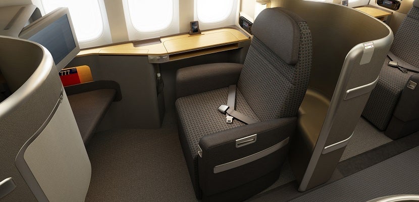 IMG American Airlines first class seat featured