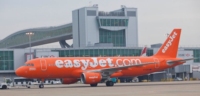 easyjet-gatwick-featured