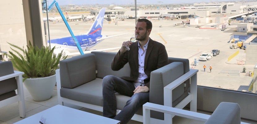 img-brian-lounge-lax