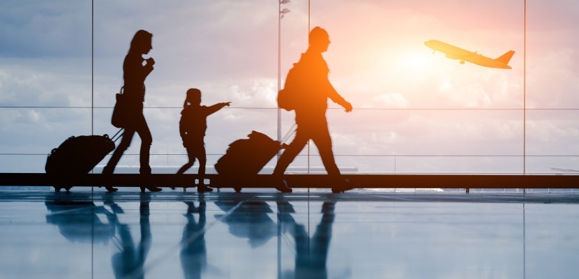 Family airport featured takeoff child